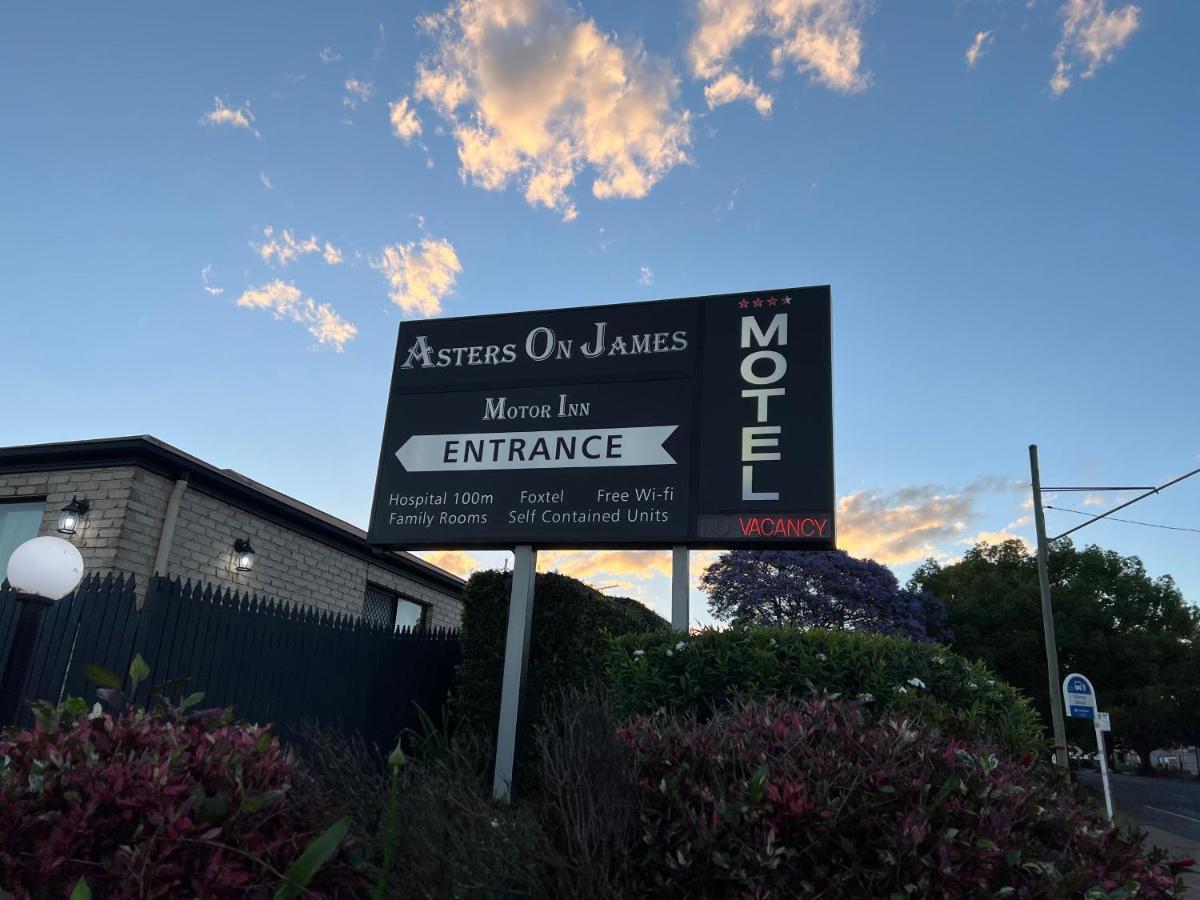 Asters On James Motor Inn Toowoomba Ngoại thất bức ảnh