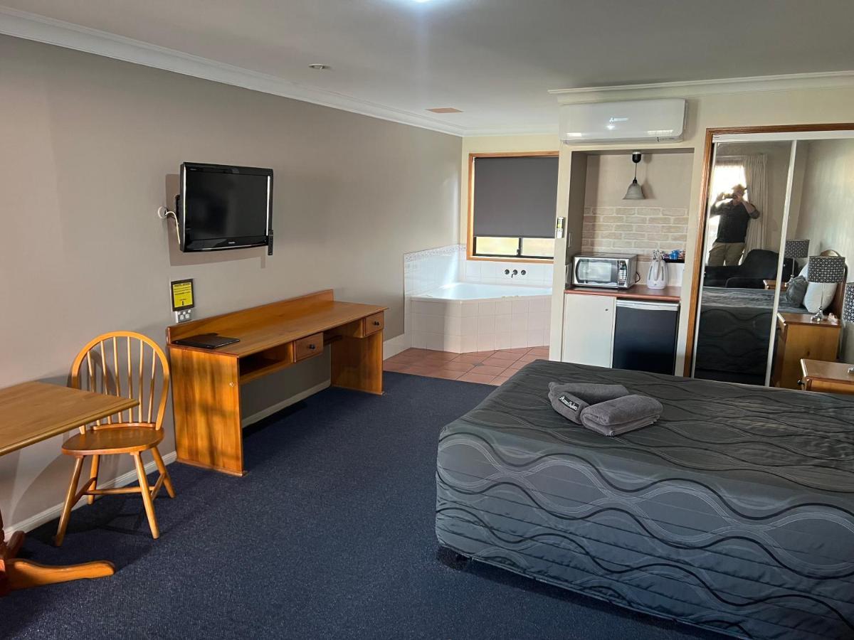 Asters On James Motor Inn Toowoomba Ngoại thất bức ảnh