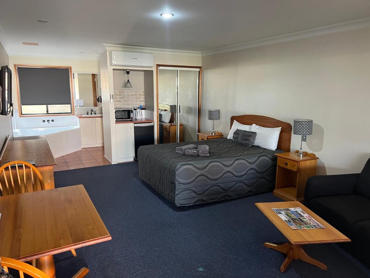 Asters On James Motor Inn Toowoomba Ngoại thất bức ảnh