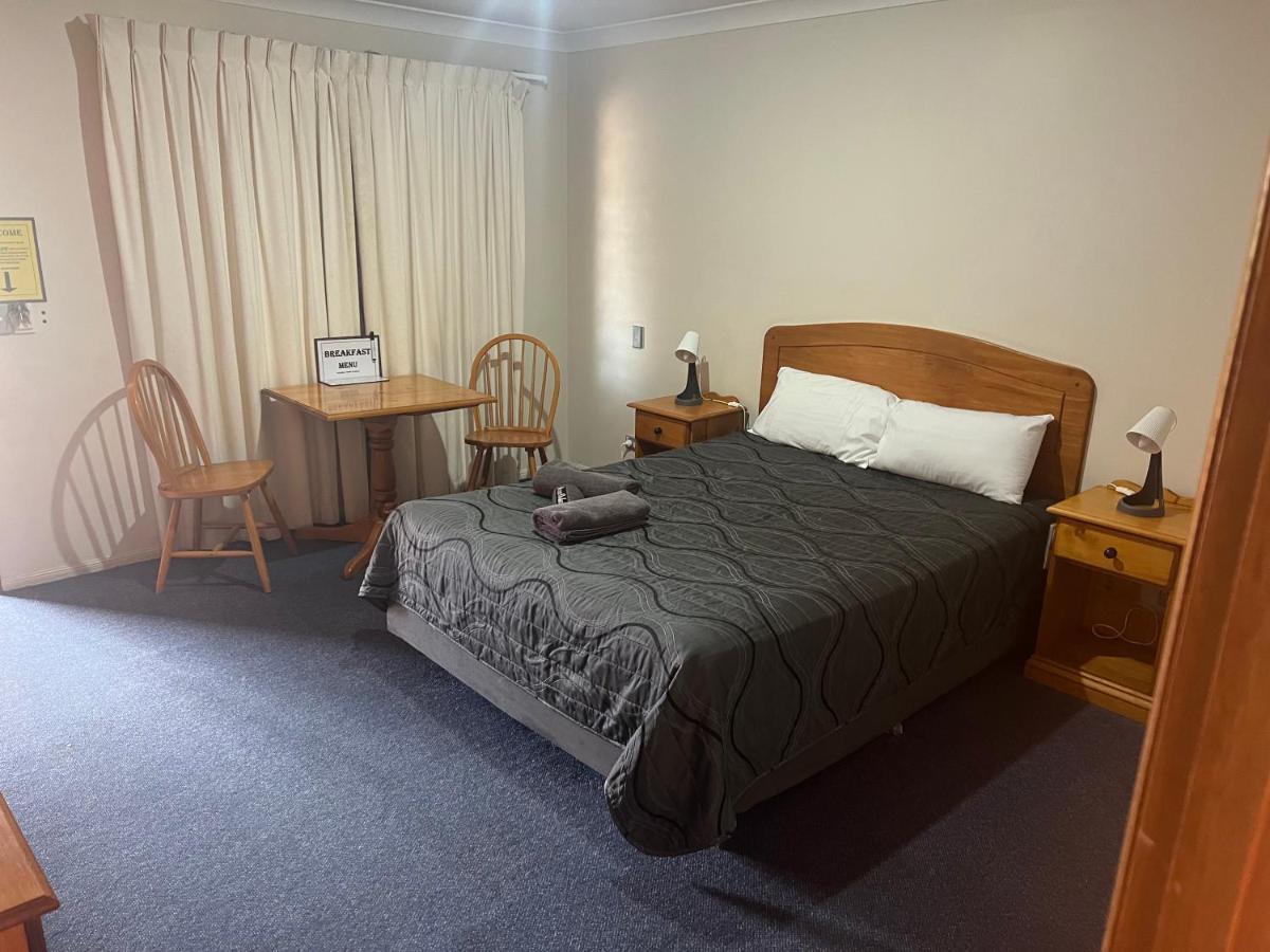 Asters On James Motor Inn Toowoomba Ngoại thất bức ảnh