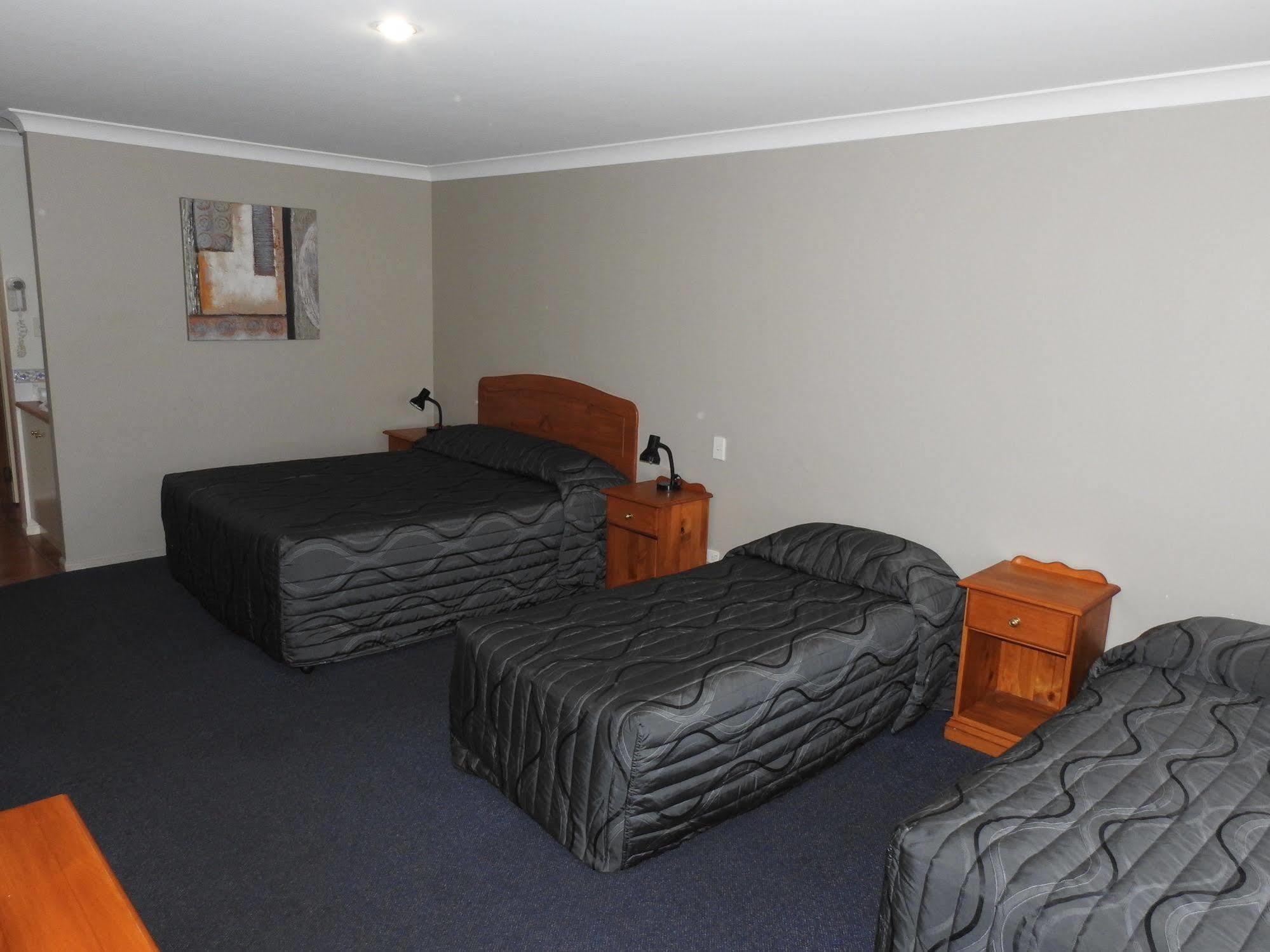 Asters On James Motor Inn Toowoomba Ngoại thất bức ảnh