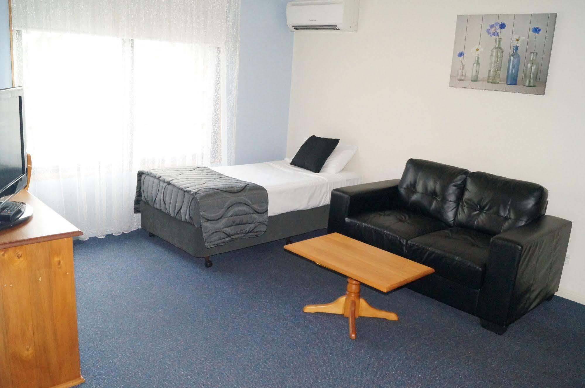 Asters On James Motor Inn Toowoomba Ngoại thất bức ảnh