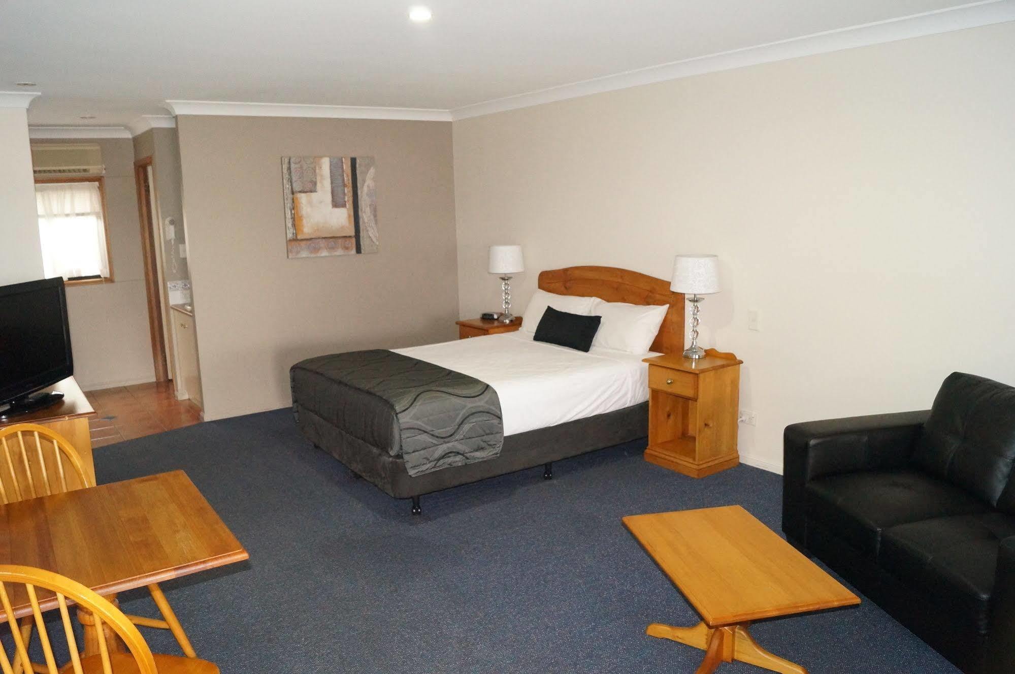 Asters On James Motor Inn Toowoomba Ngoại thất bức ảnh