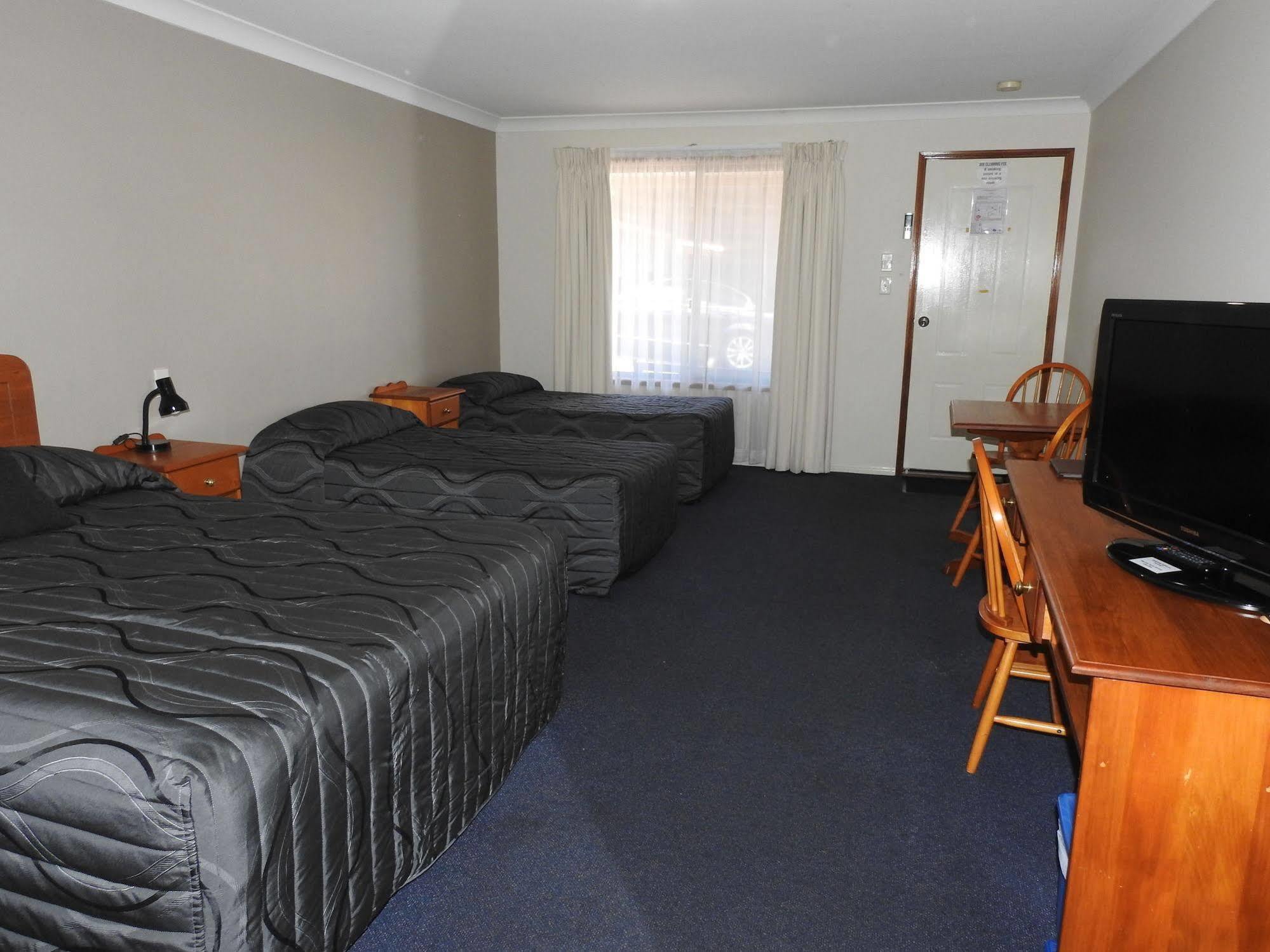 Asters On James Motor Inn Toowoomba Ngoại thất bức ảnh