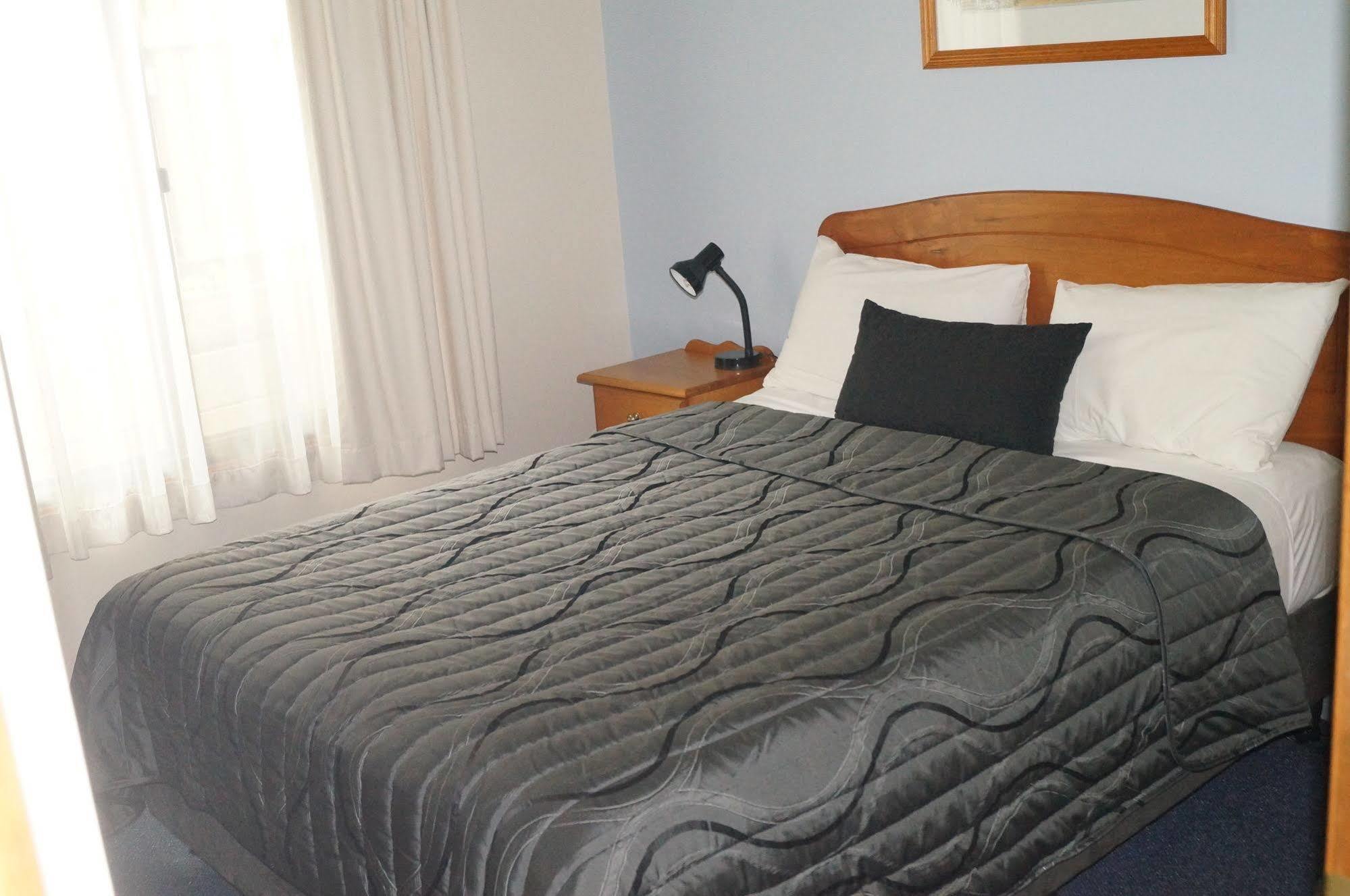 Asters On James Motor Inn Toowoomba Ngoại thất bức ảnh