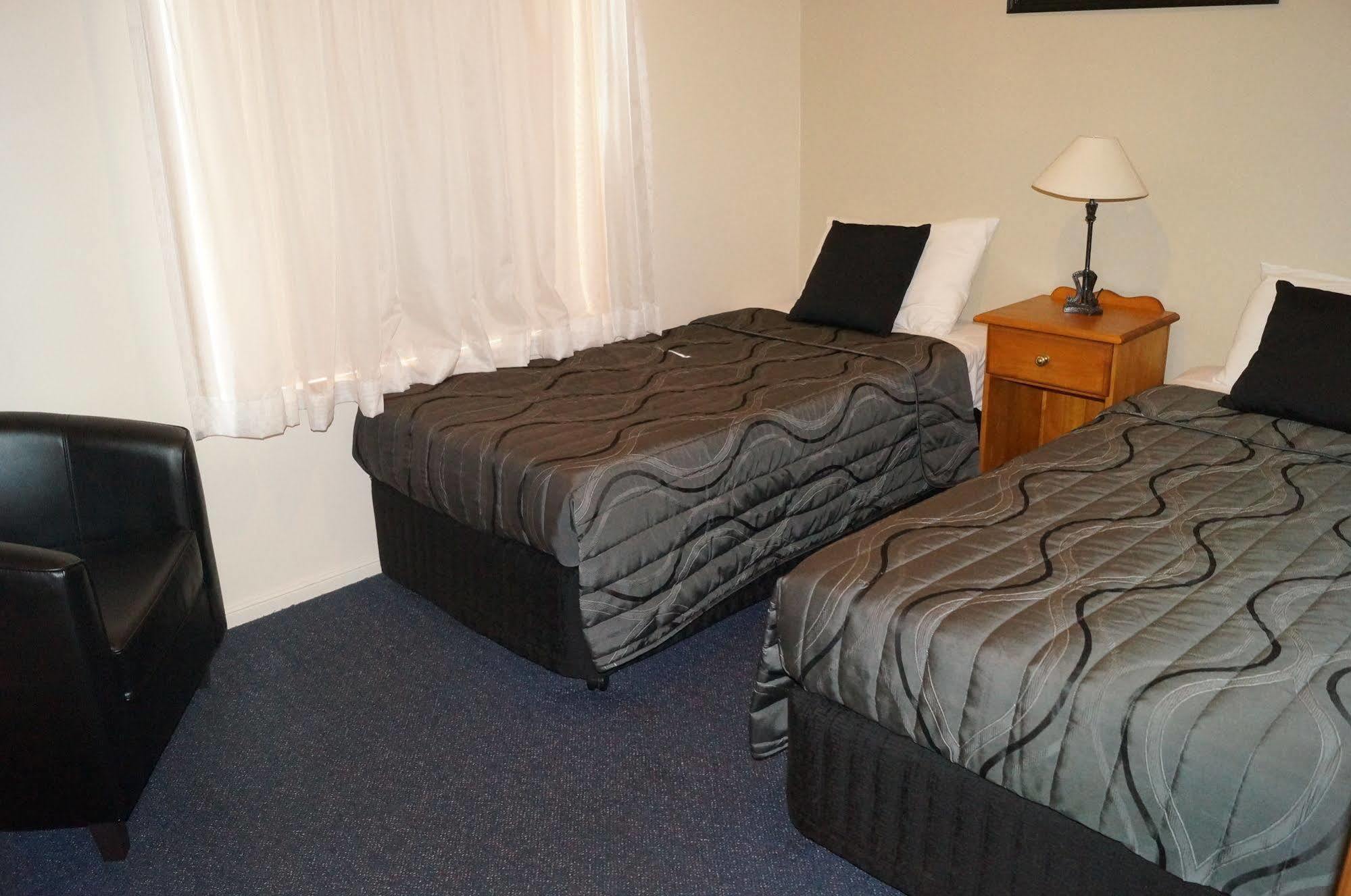 Asters On James Motor Inn Toowoomba Ngoại thất bức ảnh